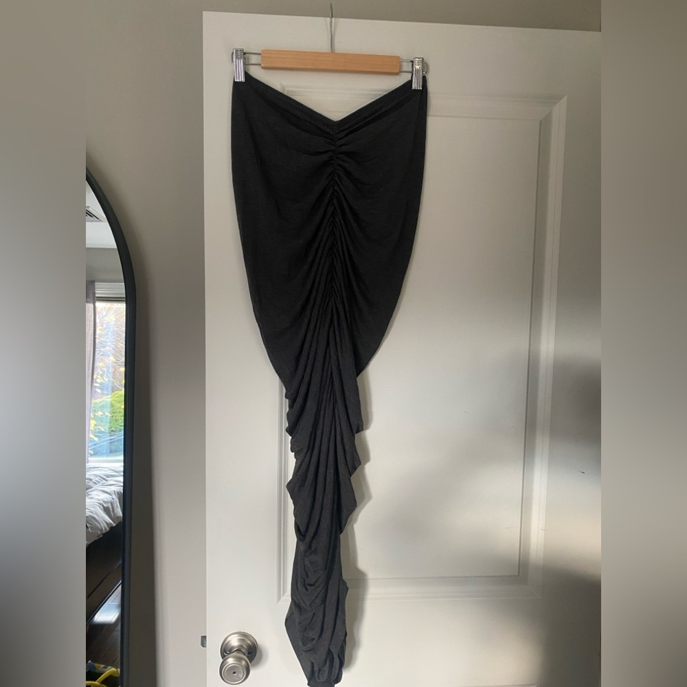 Norma Kamali Scrunch midi skirt